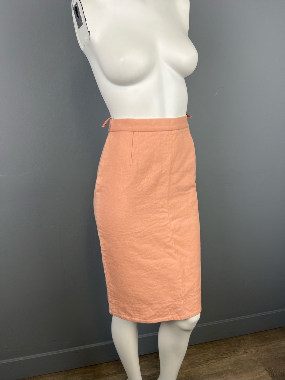 Authentic PRADA Women's Peach Pencil Skirt - Classic High-Waist Style